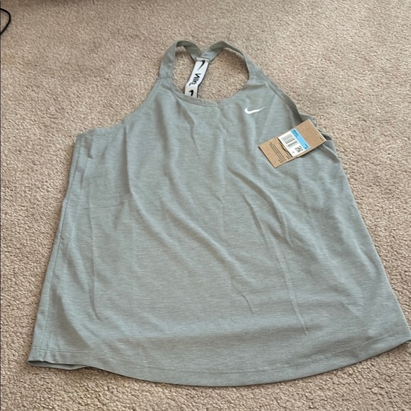 Nike Gray Sleeveless Relaxed Tank Top Womens size medium NWT - Picture 1 of 4